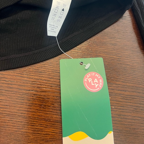 NWT Halara long sleeved sports top-black ribbed-SOLD OUT online Small - Picture 11 of 11